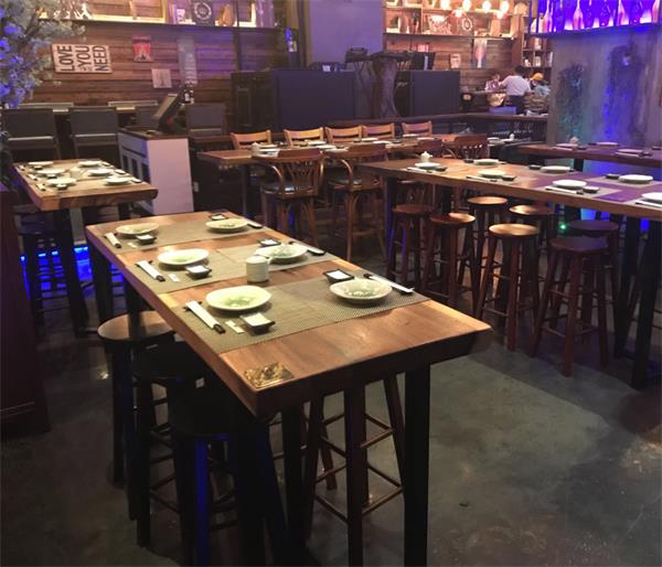 深圳梨渦淺笑Live音樂(lè)現(xiàn)場(chǎng)餐廳家具