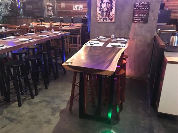 深圳梨渦淺笑Live音樂(lè)現(xiàn)場(chǎng)餐廳家具